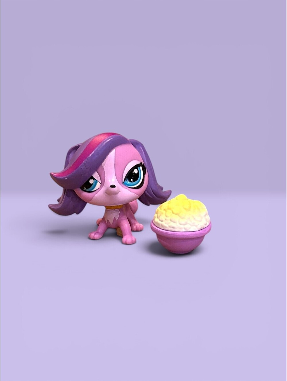 Littlest Pet Shop LPS Zoe Trent Cavalier Spaniel #3569 with Accessory